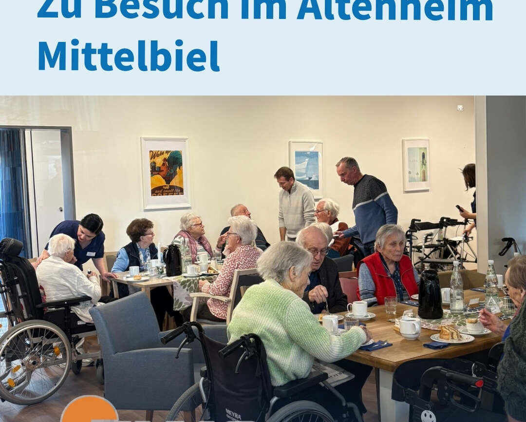 Mit einer Gruppe unserer Kandidatinnen, Kandidaten und Mitglieder waren wir zu Gast im Altenheim Mittelbiel – zum gemeinsamen Nachmittagskaffee. Mitgebracht haben wir leckeren Kuchen 🍰, vor allem aber Zeit. Zeit für Gespräche, für Erinnerungen, für Austausch und für ein herzliches Miteinander. Bei Kaffee und Kuchen konnten wir viele nette Gespräche führen und den Nachmittag gemeinsam mit den Bewohnerinnen und Bewohnern genießen. Es waren schöne Begegnungen, die uns noch einmal gezeigt haben, wie wichtig Zuhören und persönlicher Kontakt sind. Danke für die freundliche Aufnahme und die offenen Gespräche. 💙 Nah bei den Menschen. Stark für Solms.