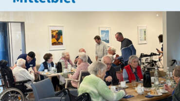 Mit einer Gruppe unserer Kandidatinnen, Kandidaten und Mitglieder waren wir zu Gast im Altenheim Mittelbiel – zum gemeinsamen Nachmittagskaffee. Mitgebracht haben wir leckeren Kuchen 🍰, vor allem aber Zeit. Zeit für Gespräche, für Erinnerungen, für Austausch und für ein herzliches Miteinander. Bei Kaffee und Kuchen konnten wir viele nette Gespräche führen und den Nachmittag gemeinsam mit den Bewohnerinnen und Bewohnern genießen. Es waren schöne Begegnungen, die uns noch einmal gezeigt haben, wie wichtig Zuhören und persönlicher Kontakt sind. Danke für die freundliche Aufnahme und die offenen Gespräche. 💙 Nah bei den Menschen. Stark für Solms.